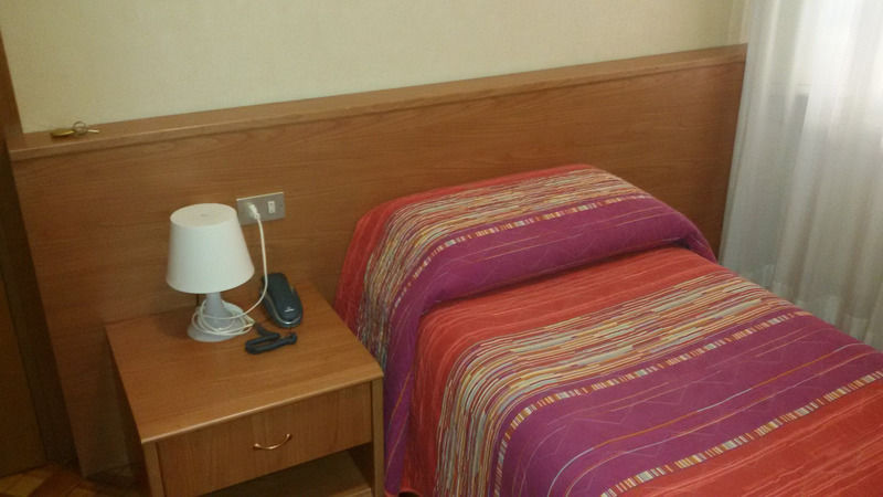 Hotel Donatello Bologna Esterno foto