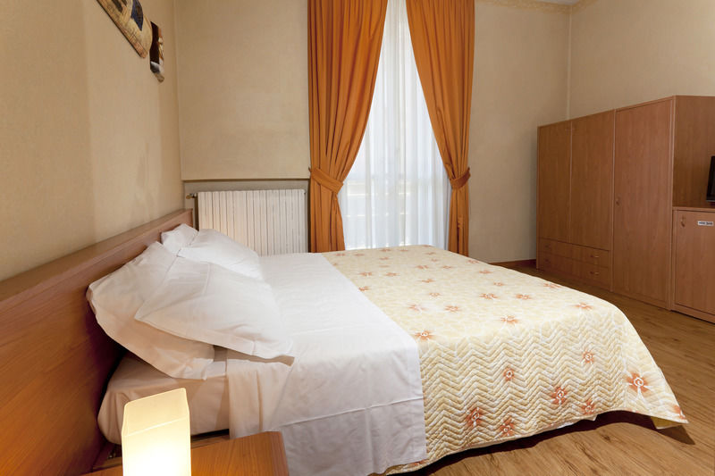 Hotel Donatello Bologna Esterno foto