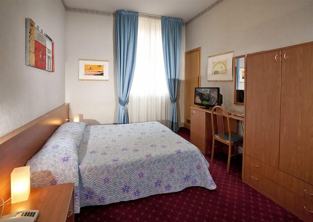 Hotel Donatello Bologna Esterno foto