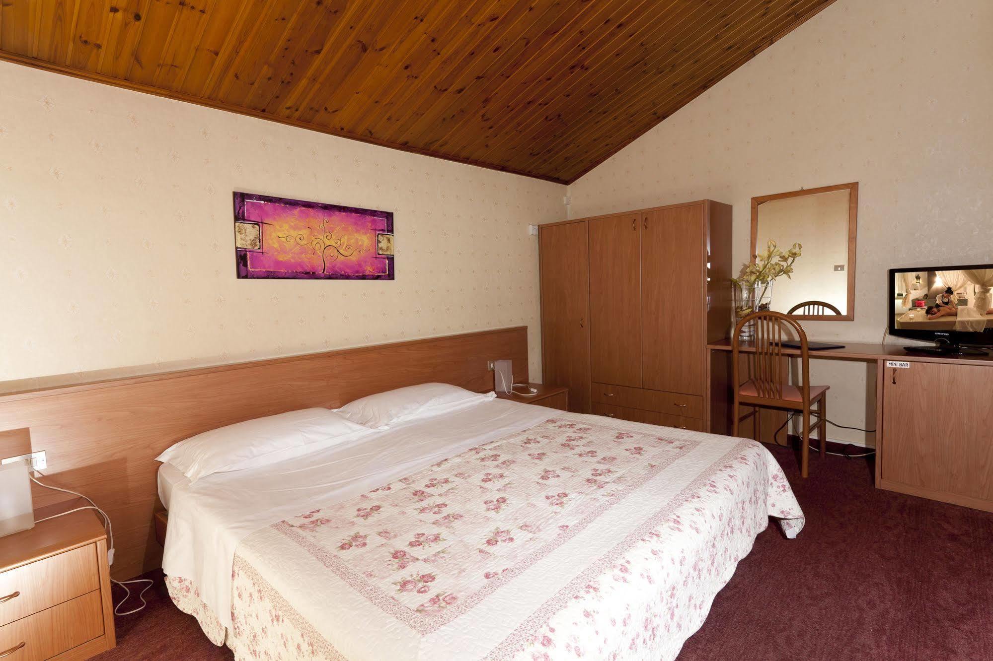Hotel Donatello Bologna Esterno foto